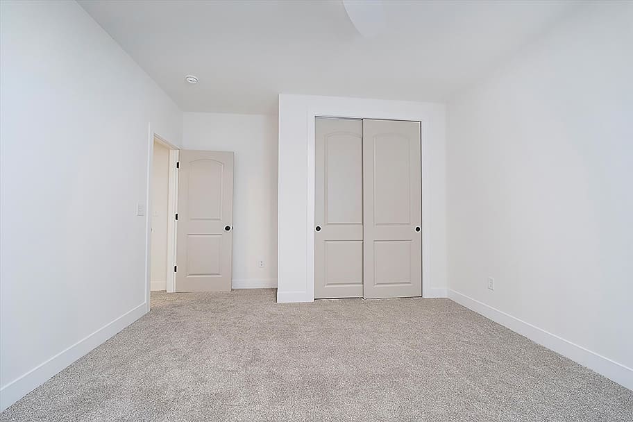 Basement Bedroom 4 Closet